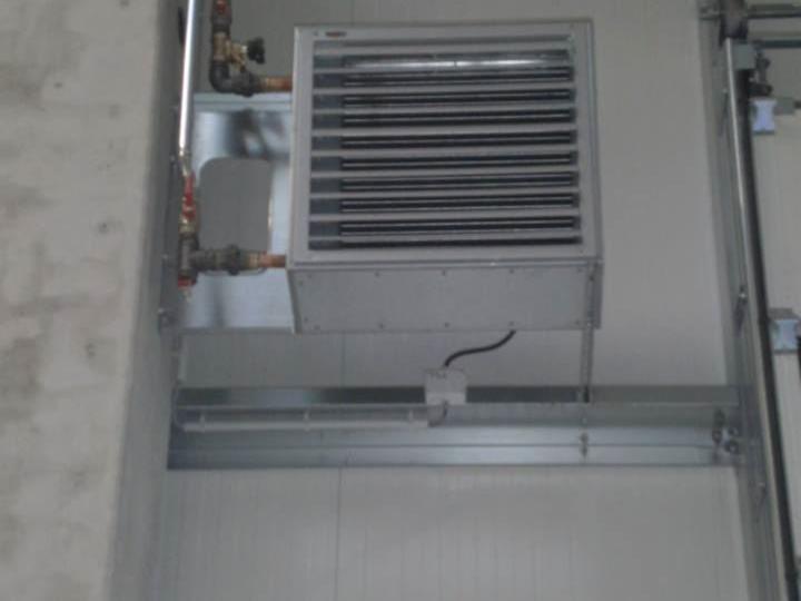 Warmluftheizer für die Hallenbeheizung